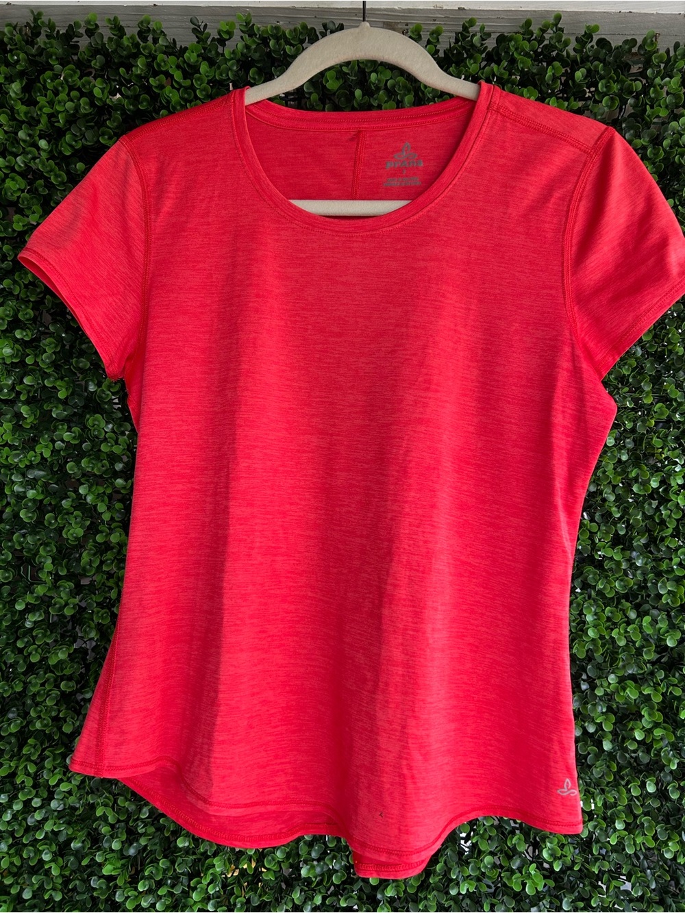 Prana Women’s Red Short-cap Sleeve Active T shirt Top M